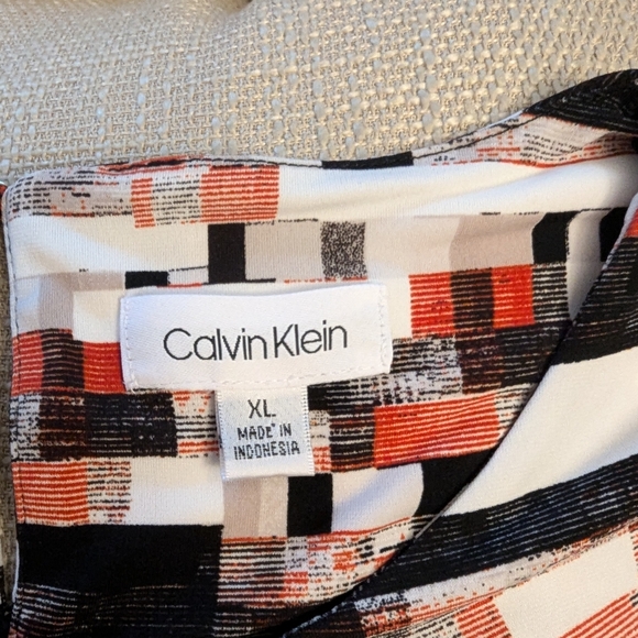 Calvin Klein Sleeveless Women's Top - Picture 4 of 6